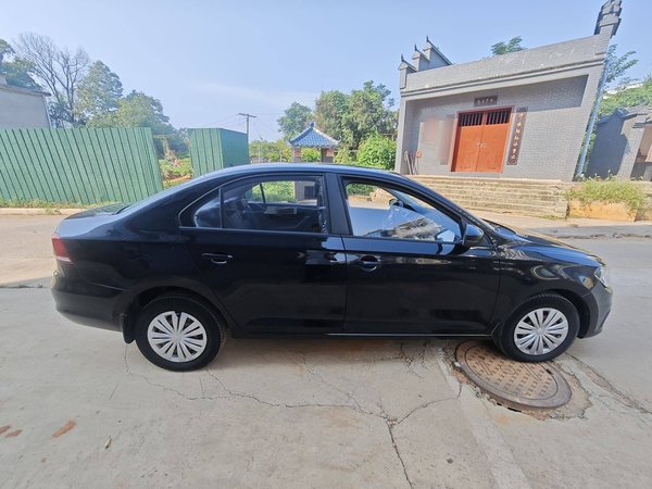 Volkswagen Santana 2016, 102000 км, за 4752 USD