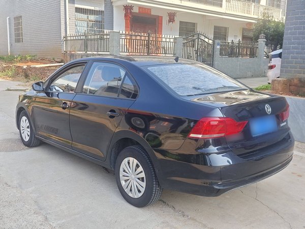 Volkswagen Santana 2016, 102000 км, за 4752 USD