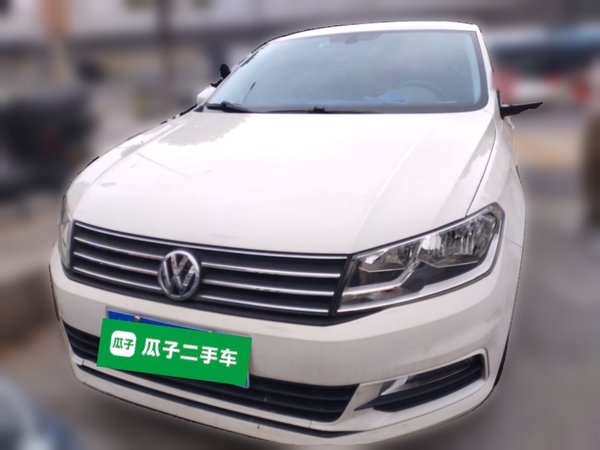 Volkswagen Santana 2016, 111000 км, за 4931 USD