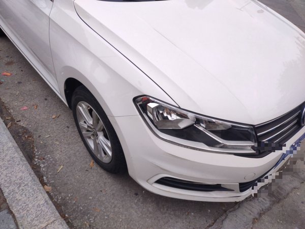 Volkswagen Santana 2016, 111000 км, за 4931 USD