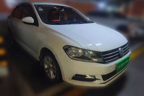 Volkswagen Santana 2016, 72400 км, за 6896 USD