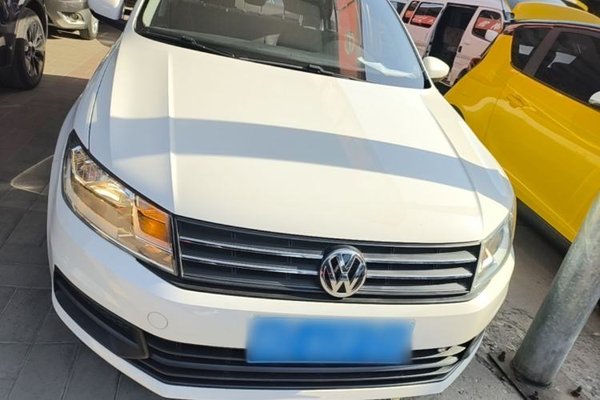 Volkswagen Santana 2018, 45000 км, за 7163 USD