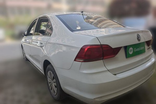 Volkswagen Santana 2021, 119200 км, за 8373 USD