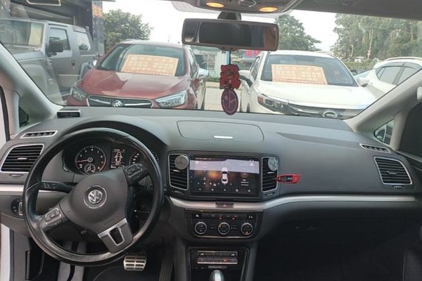 Volkswagen Sharan 2013, 90400 км, за 9176 USD - фото 19