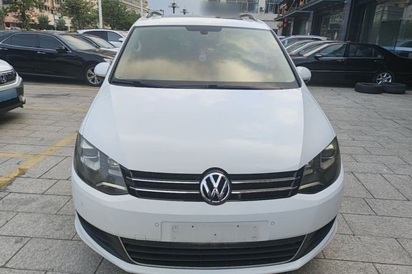 Volkswagen Sharan 2013, 90400 км, за 9176 USD - фото 2