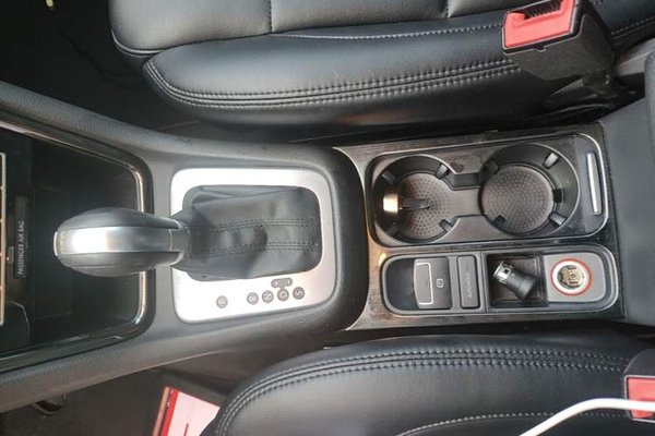 Volkswagen Sharan 2013, 90400 км, за 9176 USD - фото 23