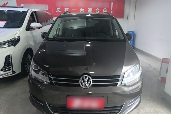 Volkswagen Sharan 2014, 87600 км, за 11649 USD