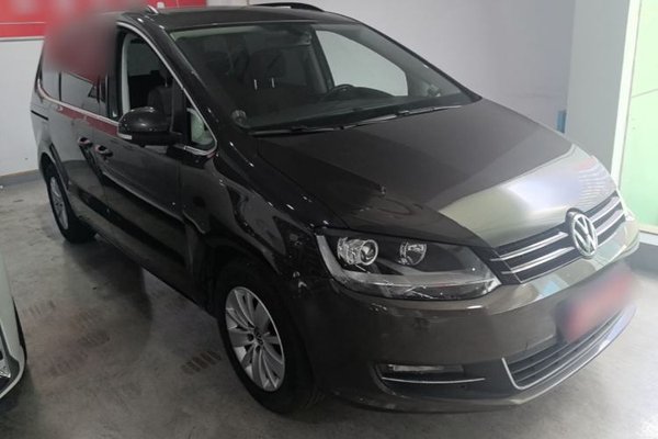 Volkswagen Sharan 2014, 87600 км, за 11649 USD