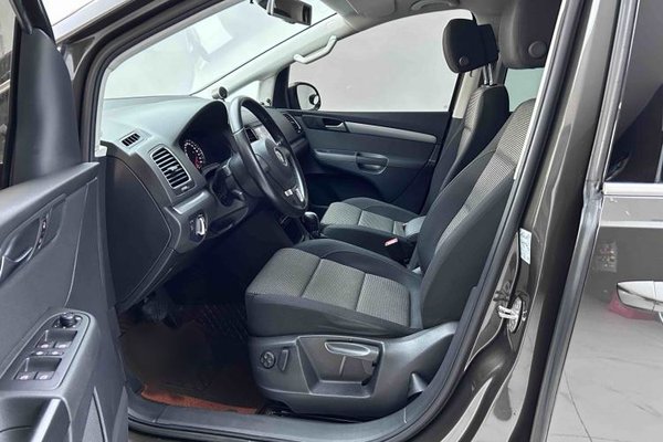 Volkswagen Sharan 2014, 87600 км, за 11649 USD - фото 31
