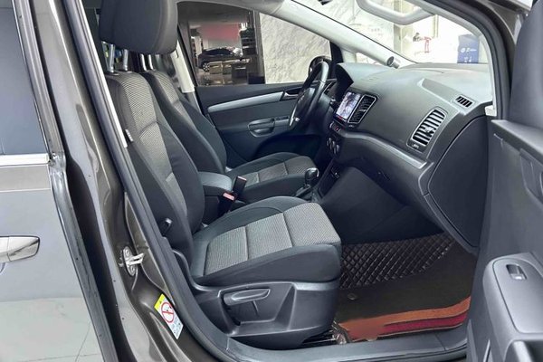 Volkswagen Sharan 2014, 87600 км, за 11649 USD - фото 30