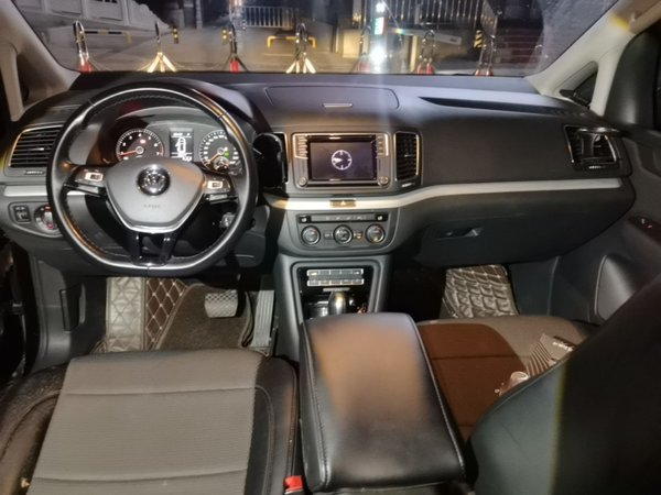 Volkswagen Sharan 2018, 74400 км, за 13021 USD - фото 10
