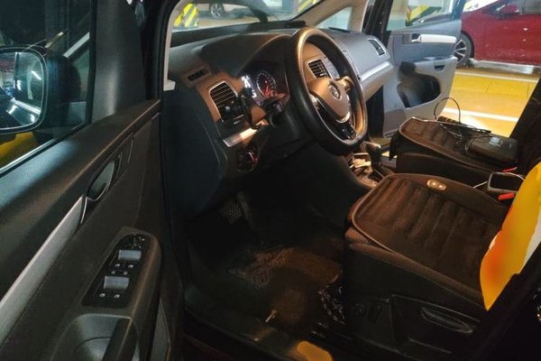 Volkswagen Sharan 2018, 82300 км, за 13042 USD - фото 13