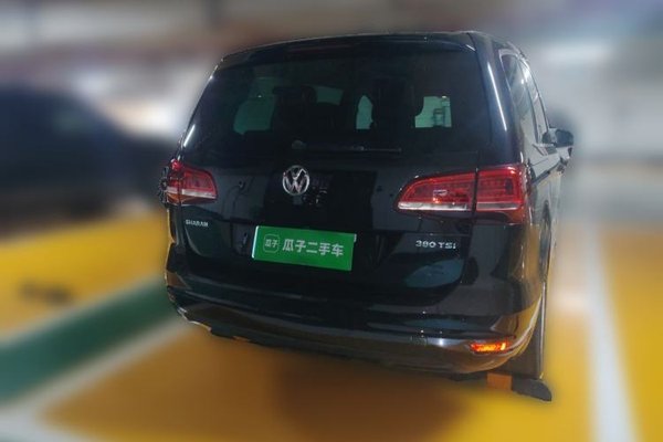 Volkswagen Sharan 2018, 82300 км, за 13042 USD