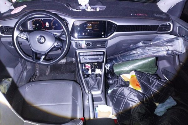 Volkswagen T-Cross 2019, 92700 км, за 8918 USD - фото 10