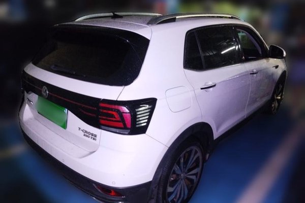 Volkswagen T-Cross 2019, 92700 км, за 8918 USD - фото 6
