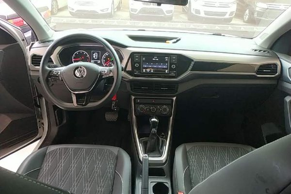 Volkswagen T-Cross 2019, 66100 км, за 9864 USD - фото 17