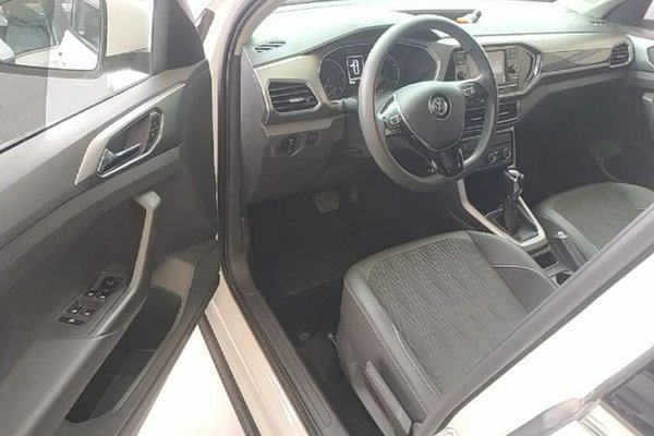 Volkswagen T-Cross 2019, 66100 км, за 9864 USD - фото 23