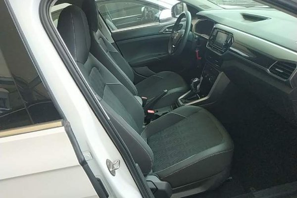 Volkswagen T-Cross 2019, 66100 км, за 9864 USD - фото 24
