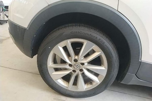 Volkswagen T-Cross 2019, 66100 км, за 9864 USD - фото 11