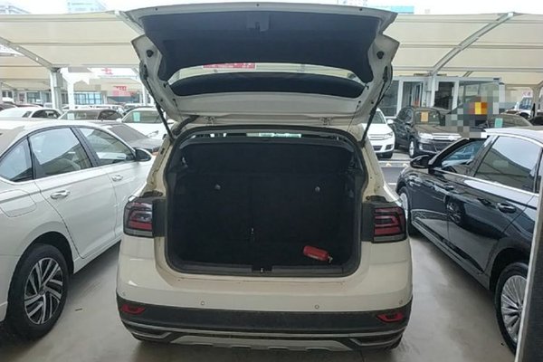 Volkswagen T-Cross 2019, 66100 км, за 9864 USD - фото 27