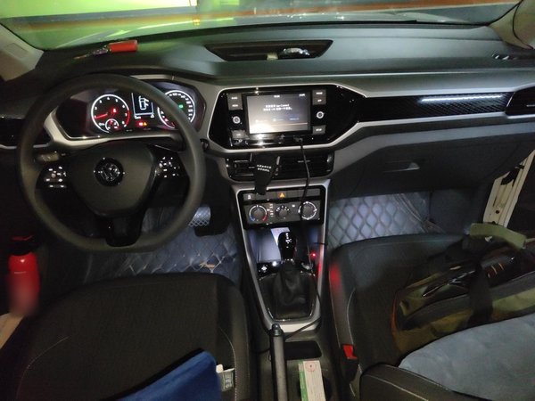 Volkswagen T-Cross 2020, 52800 км, за 8718 USD - фото 10