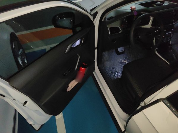 Volkswagen T-Cross 2020, 52800 км, за 8718 USD - фото 17