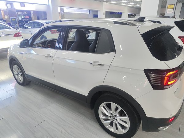 Volkswagen T-Cross 2021, 34900 км, за 10784 USD - фото 4