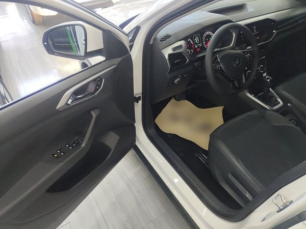 Volkswagen T-Cross 2021, 34900 км, за 10784 USD - фото 19