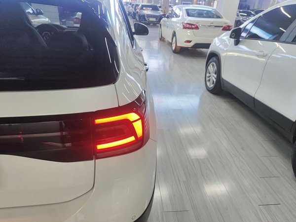Volkswagen T-Cross 2021, 34900 км, за 10784 USD - фото 7