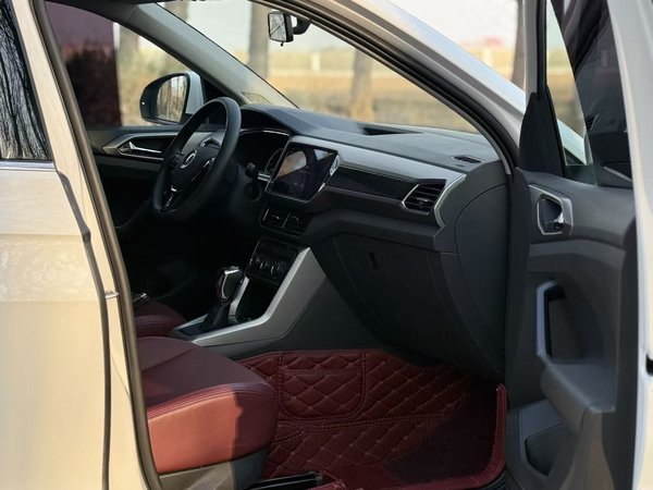 Volkswagen T-Cross 2021, 35400 км, за 12058 USD - фото 29
