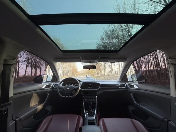 Volkswagen T-Cross 2021, 35400 км, за 12058 USD - фото 21