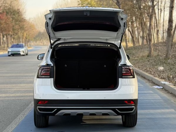 Volkswagen T-Cross 2021, 35400 км, за 12058 USD - фото 10