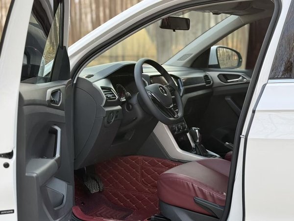 Volkswagen T-Cross 2021, 35400 км, за 12058 USD - фото 17