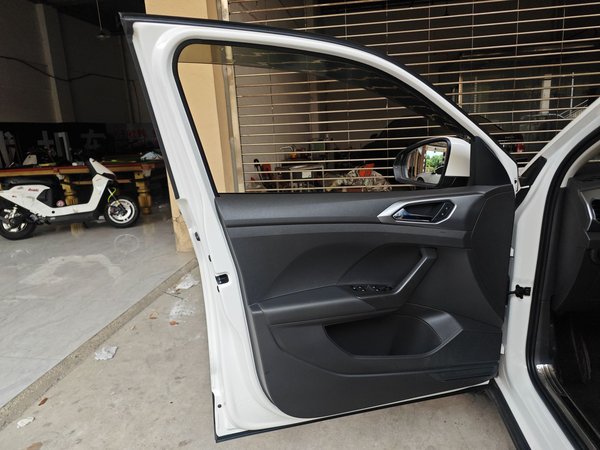 Volkswagen T-Cross 2021, 40300 км, за 10094 USD - фото 26