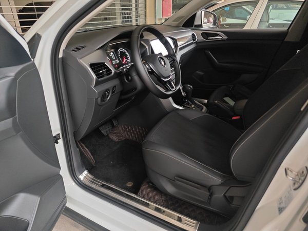 Volkswagen T-Cross 2021, 40300 км, за 10094 USD - фото 19