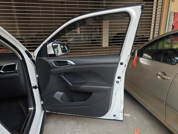 Volkswagen T-Cross 2021, 40300 км, за 10094 USD - фото 24