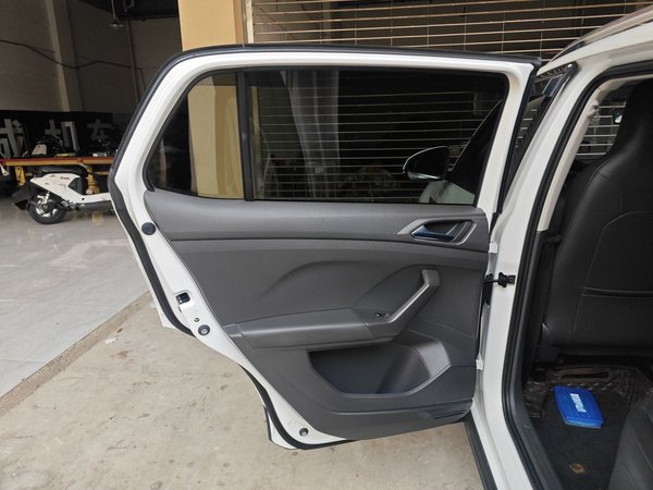 Volkswagen T-Cross 2021, 40300 км, за 10094 USD - фото 27