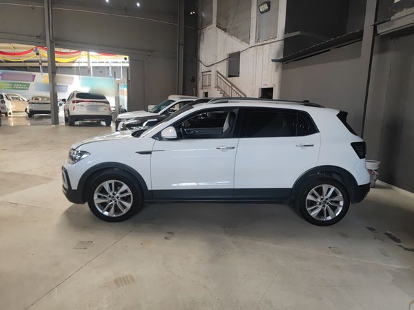 Volkswagen T-Cross 2022, 40400 км, за 12568 USD