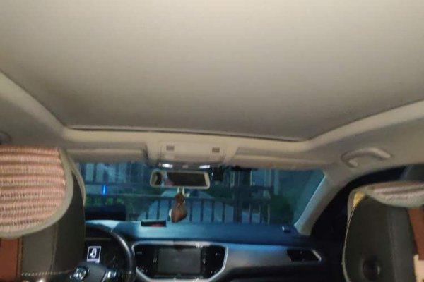 Volkswagen T-ROC 2018, 46700 км, за 9999999 USD - фото 19