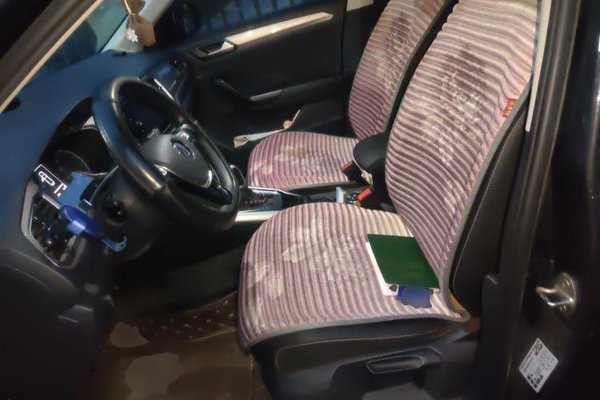 Volkswagen T-ROC 2018, 46700 км, за 9999999 USD - фото 16