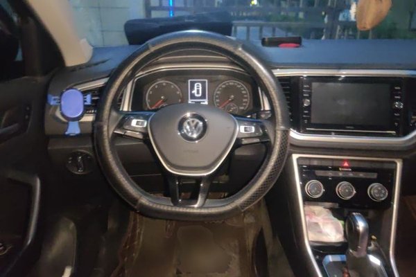 Volkswagen T-ROC 2018, 46700 км, за 9999999 USD - фото 11