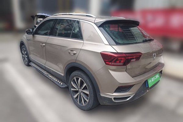 Volkswagen T-ROC 2018, 69300 км, за 8540 USD