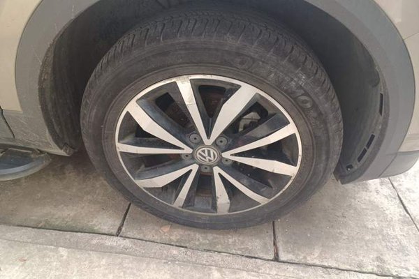 Volkswagen T-ROC 2018, 69300 км, за 8540 USD - фото 8