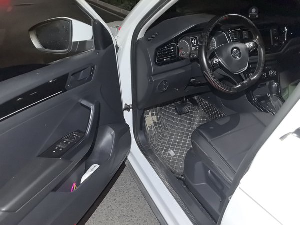 Volkswagen T-ROC 2018, 120000 км, за 8493 USD - фото 18