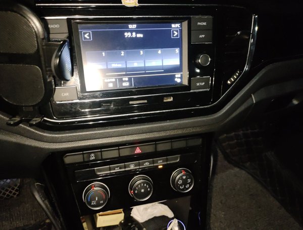 Volkswagen T-ROC 2018, 131800 км, за 9043 USD - фото 12