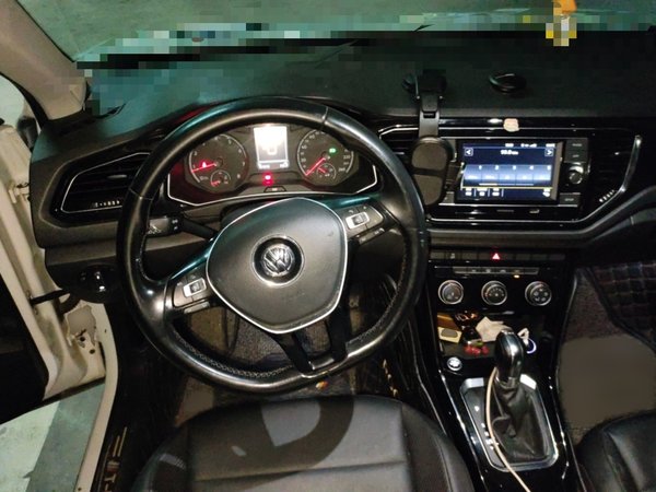 Volkswagen T-ROC 2018, 131800 км, за 9043 USD - фото 9