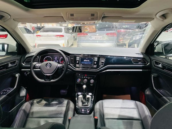 Volkswagen T-ROC 2018, 38600 км, за 11125 USD - фото 8