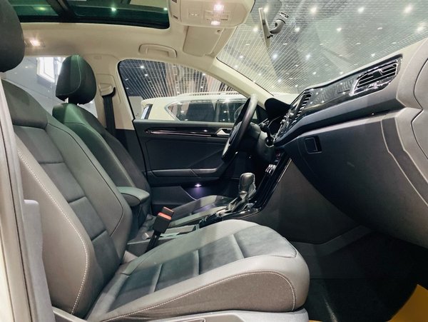 Volkswagen T-ROC 2018, 38600 км, за 11125 USD - фото 17