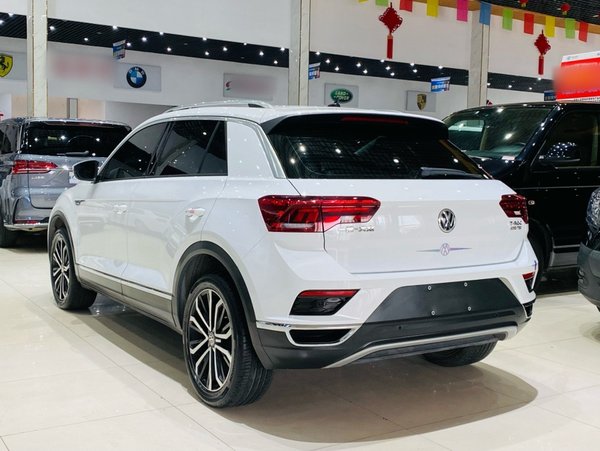Volkswagen T-ROC 2018, 38600 км, за 11125 USD