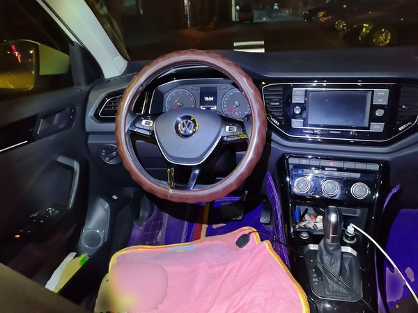 Volkswagen T-ROC 2018, 43400 км, за 10310 USD - фото 20